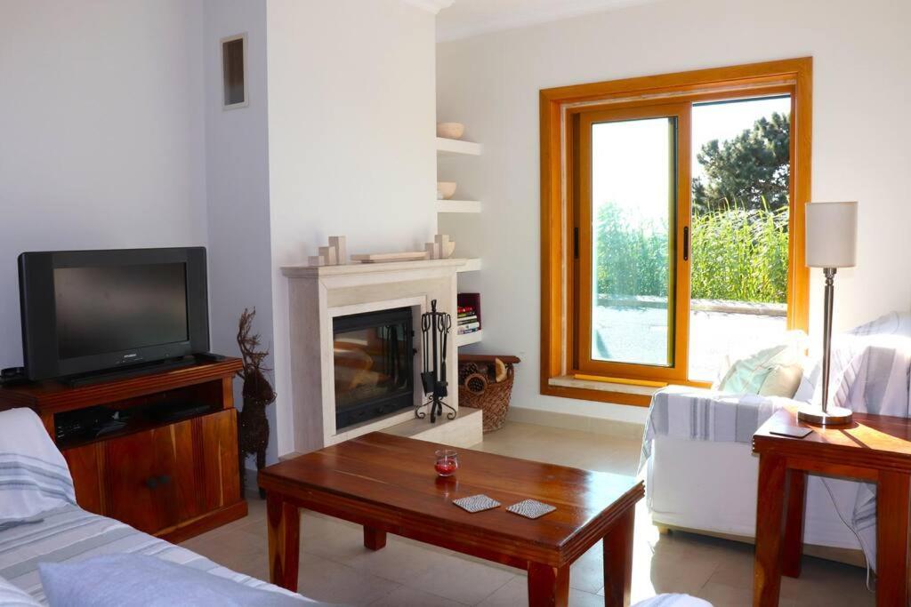 Sea Breeze House Ericeira - Ribeira Dilhas Beach Exterior photo