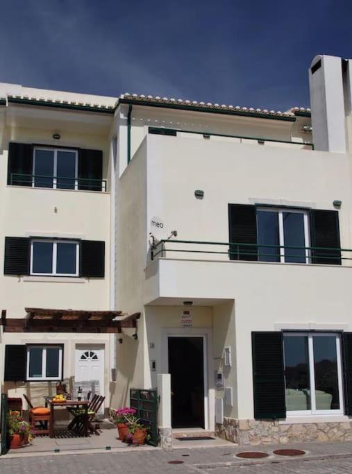 Sea Breeze House Ericeira - Ribeira Dilhas Beach Exterior photo