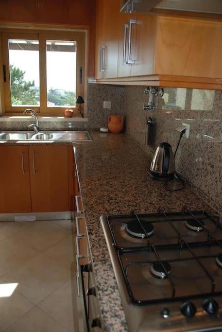 Sea Breeze House Ericeira - Ribeira Dilhas Beach Exterior photo