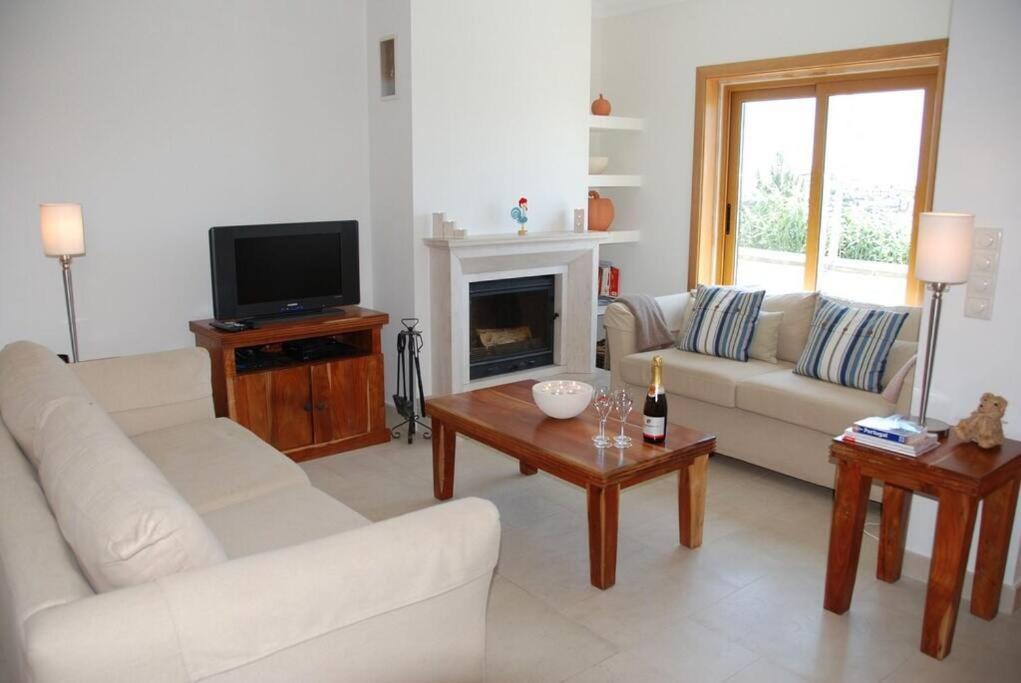 Sea Breeze House Ericeira - Ribeira Dilhas Beach Exterior photo